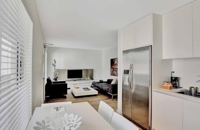 2 Bedroom 1 Queen- 2 Twins