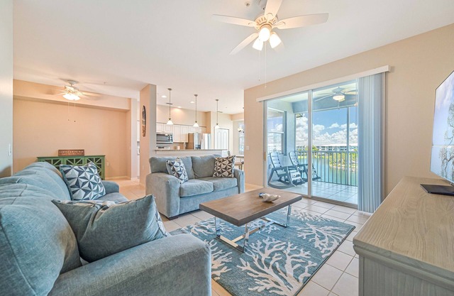 2 Bedroom, 2 Bath Condo - 5 Minute Drive to Ft. Myers Beach