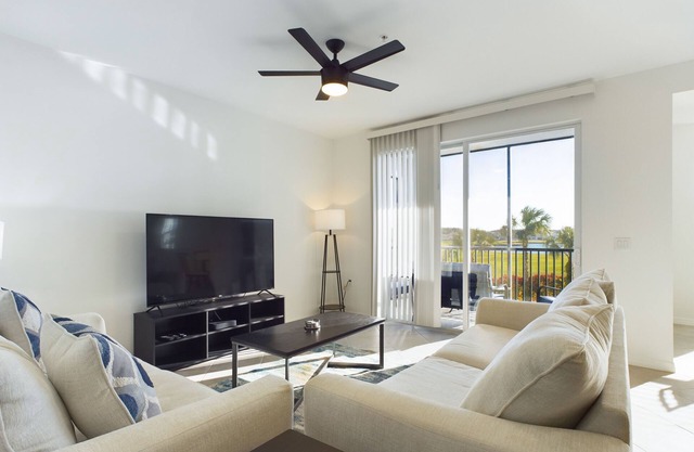 2-bedroom, 2-bath condo in charming Ave Maria with Golf, Spa, Pool, Hot tub+more