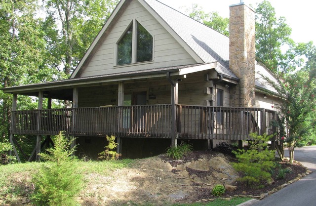 2 Bedroom/2 Bath, Swimming Pool, Hot Tub, WiFi, Loft with Game Room