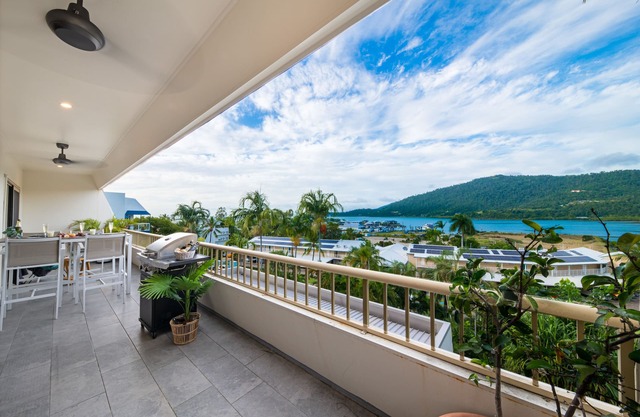 2 Bedroom, 2 Bathroom Apartment, 5 minutes to the Main Street