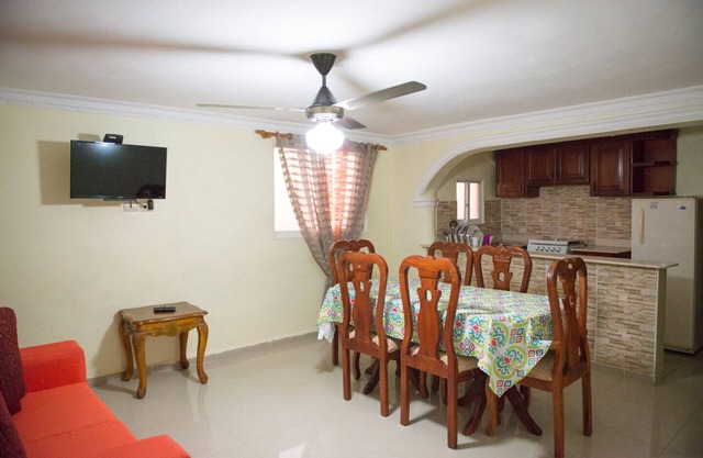 Appartement d'une chambre amélioré avec balcon cuisine complète à Santo Domingo Este - Grande terrasse d'appartement 2B / 2B, vue sur la ville à Santo Domingo Este