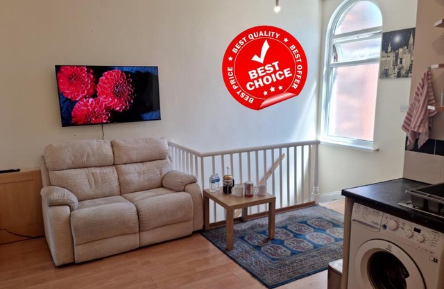 2 Bedroom 4 Beds Family Flat Free Parking & Fast Wi-Fi Self-Check-in Cosy & Spacious