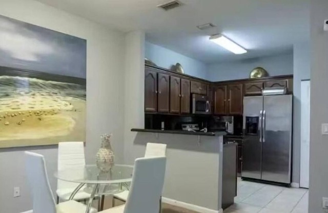 2 Bedroom 629054 by Houzlet