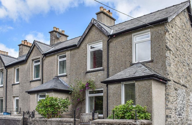 2 bedroom accommodation in Blaenau Ffestiniog