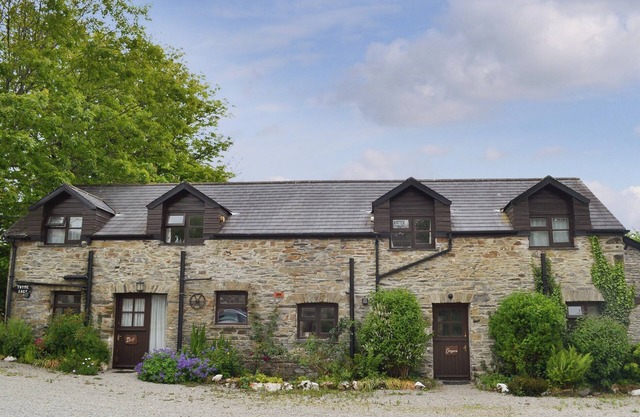 2 bedroom accommodation in Dunterton, near Tavistock