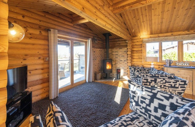 Deluxe and spacious lodge perfect for a romantic retreat or break away with friends.