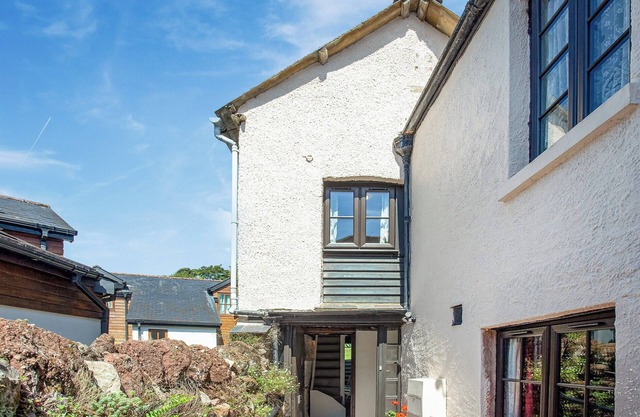 2 bedroom accommodation in Stokeinteignhead