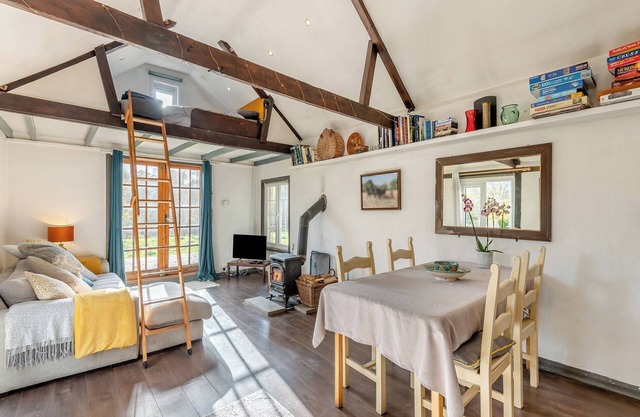 2 bedroom accommodation in Tunbridge Wells