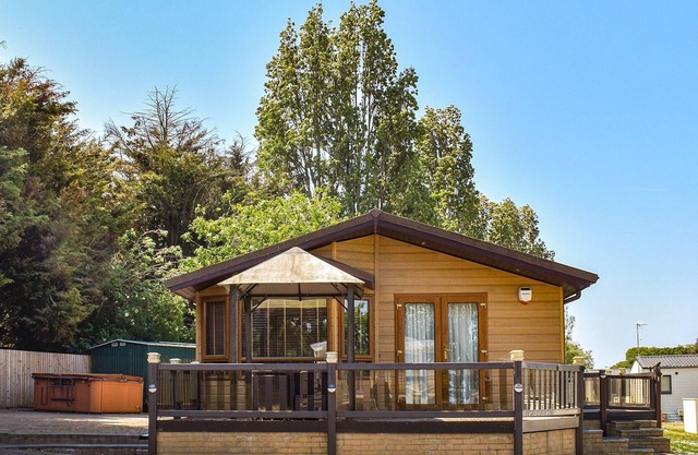 2 bedroom accommodation in Clacton-on-Sea