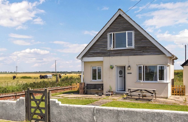 2 bedroom accommodation in St Osyth, near Clacton on Sea