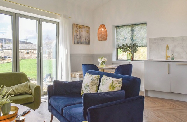 2 bedroom accommodation in Summit, Littleborough near Todmorden