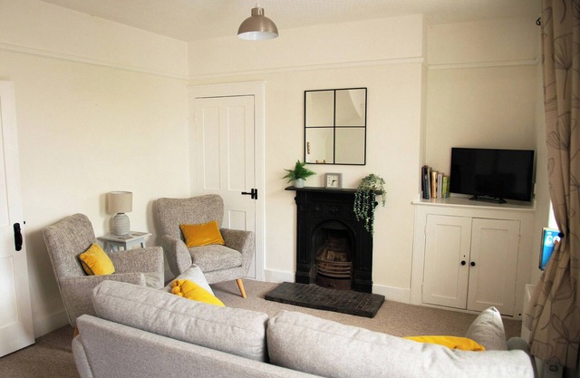An original Coastguard’s Cottage with private access to the beach.