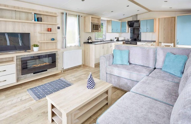 2 bedroom accommodation in Holywell Bay