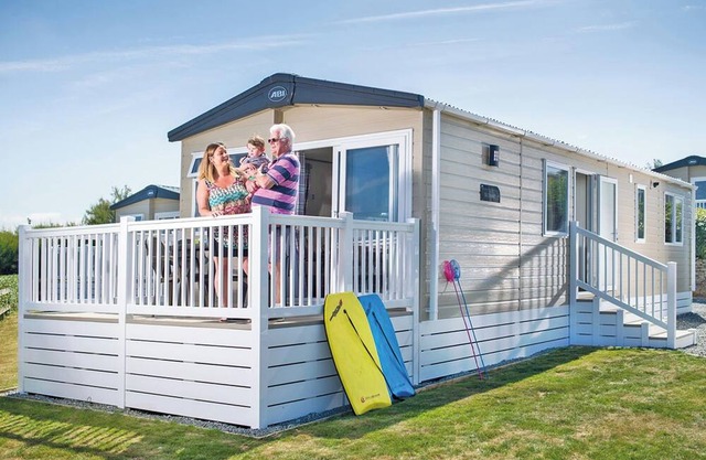 2 bedroom accommodation in Holywell Bay