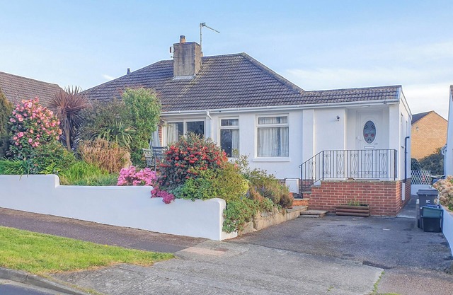 2 bedroom accommodation in Newton Abbot