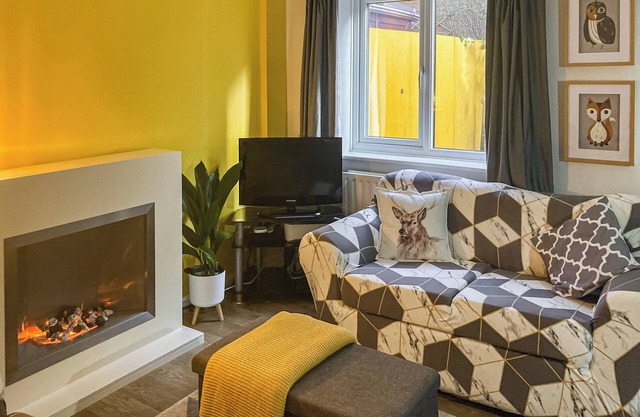 We love this cosy, home from home set just yards from the Pevensey Bay shoreline.