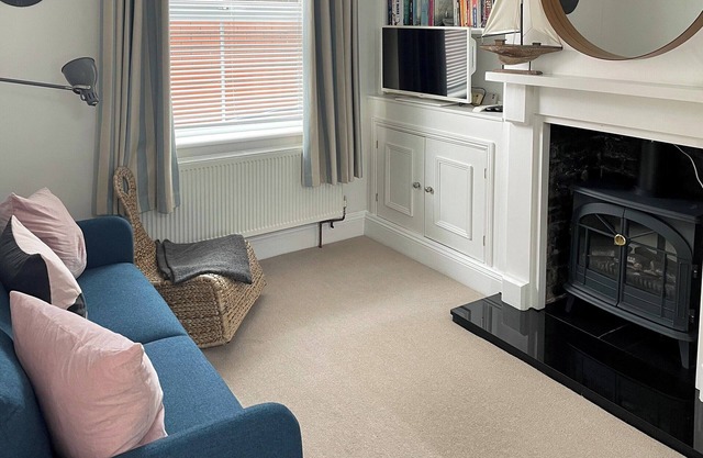 2 bedroom accommodation in School Steps