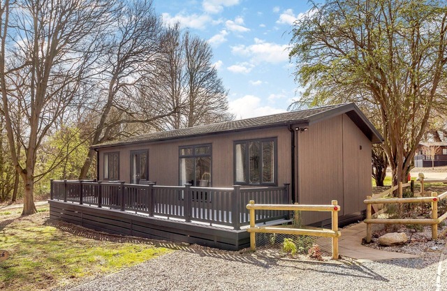 2 bedroom accommodation in Woolverstone, Ipswich