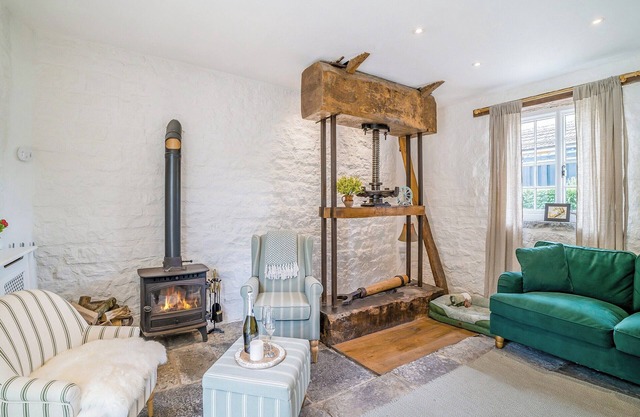2 bedroom accommodation in West Pennard, near Glastonbury