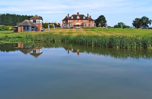A stylish and contemporary, two-bedroom holiday home perfect for couples or families.
