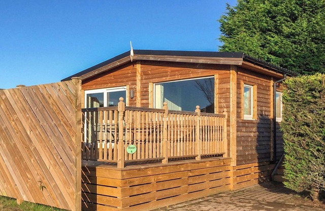 New for 2020. Superb contemporary furnished lodge with large interior living space.