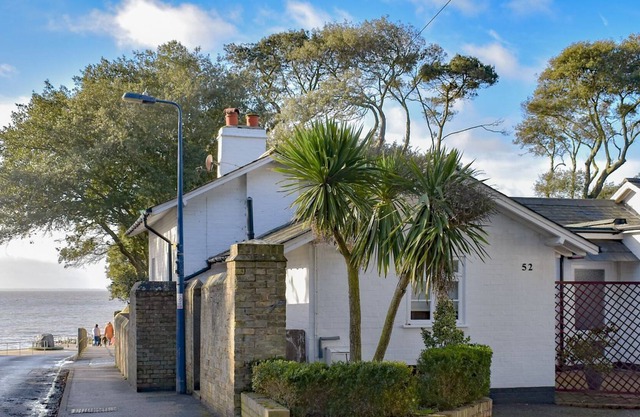 2 bedroom accommodation in Felixstowe