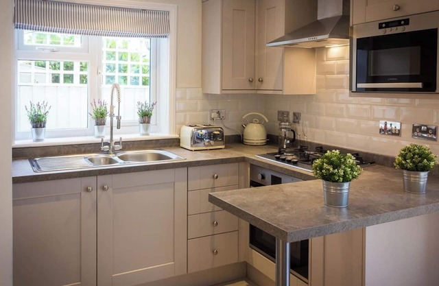 2 bedroom accommodation in Freshwater, Colwell Bay