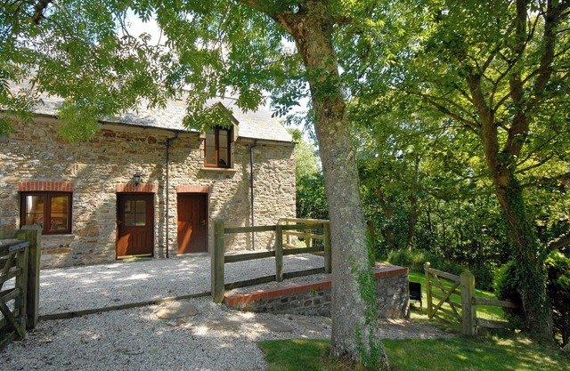 Quality holiday accommodation near Little Haven and Broad Haven, Pembrokeshire Coast National Park.
