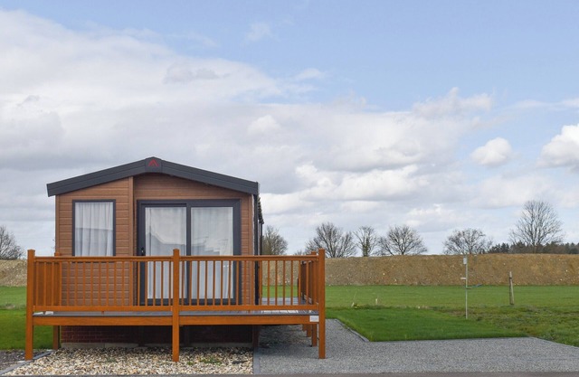 2 bedroom accommodation in Stowmarket
