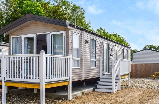 2 bedroom accommodation in Stonham Aspal, near Stowmarket