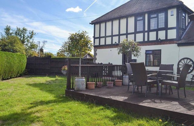 Ideally situated within a short drive of the beach at Tankerton and vibrant Whitstable.