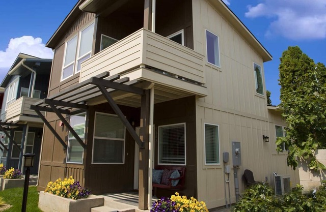 2 bedroom accommodation in Garden City
