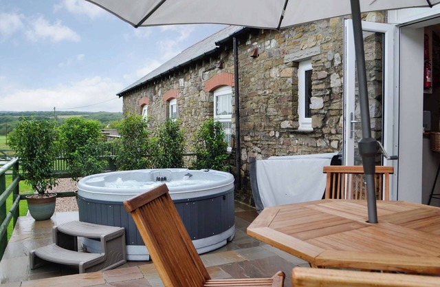 2 bedroom accommodation in Betws, near Ammanford