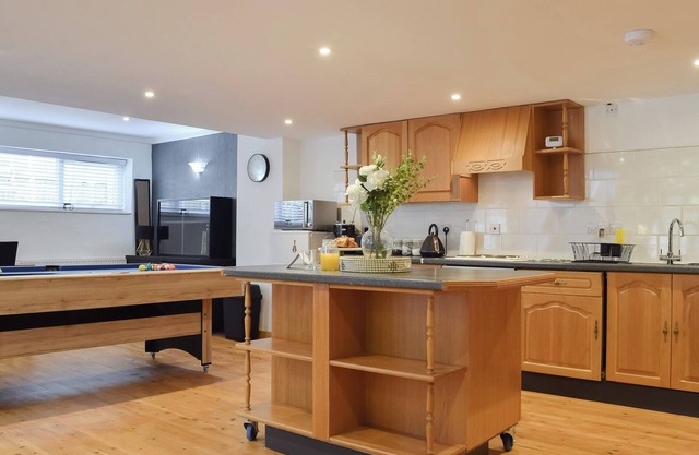 2 bedroom accommodation in Carterton