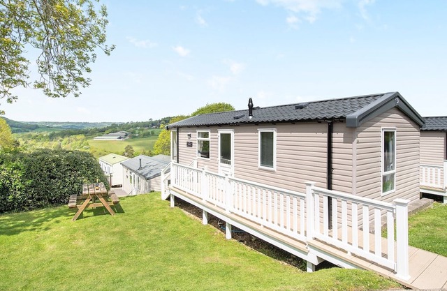 2 bedroom accommodation in Charmouth