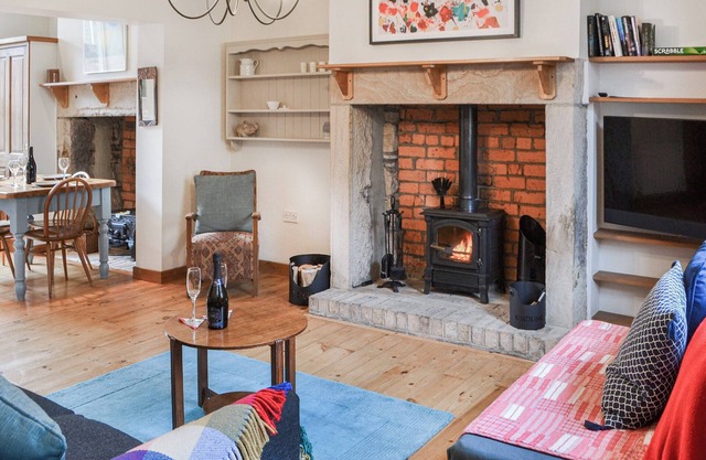 2 bedroom accommodation in Ryton, near Wylam, Newcastle