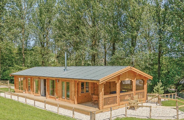 2 bedroom accommodation in Crewkerne