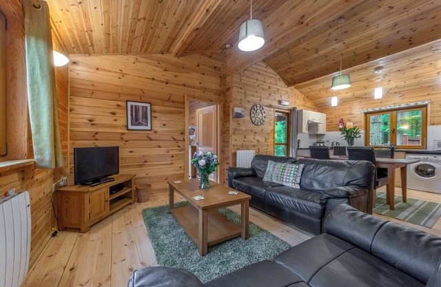 Newly renovated for Summer 2020. Superb cosy lodge with contemporary styling features.