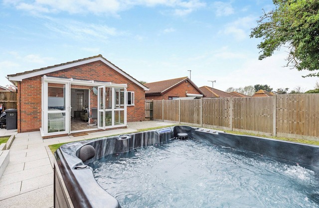 3 bedroom accommodation in Herne Bay