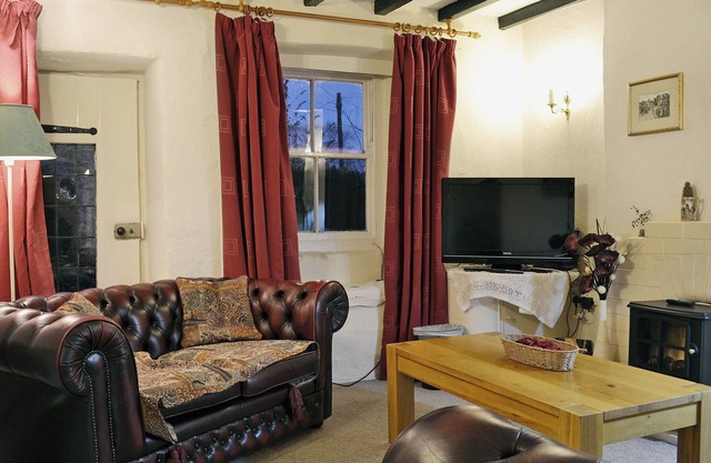 This 18th-century cottage is on the edge of the Peak District.