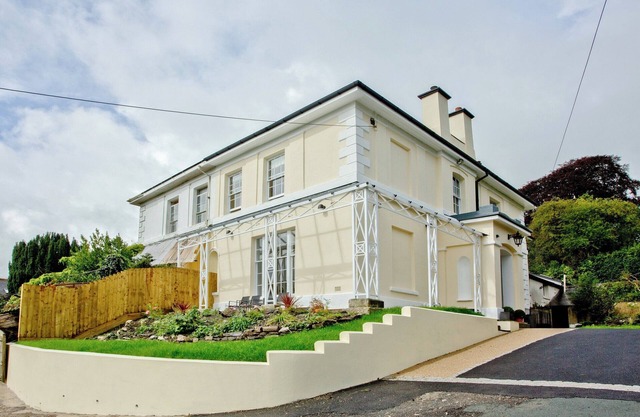 2 bedroom accommodation in Tavistock