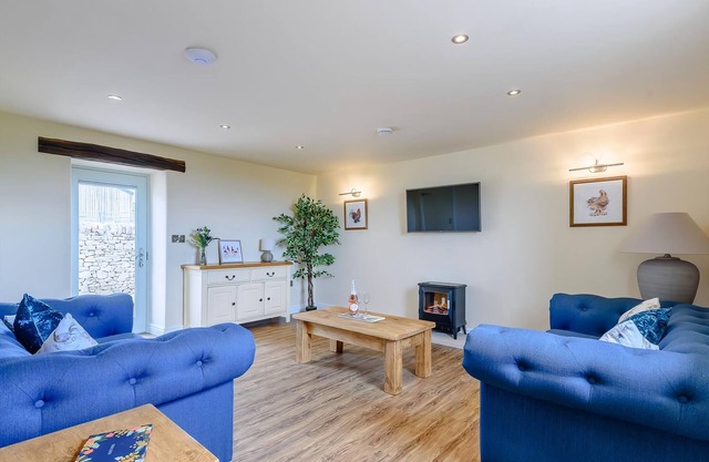 2 bedroom accommodation in Tideswell