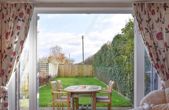 2 bedroom accommodation in Rodgrove, near Buckhorn Weston