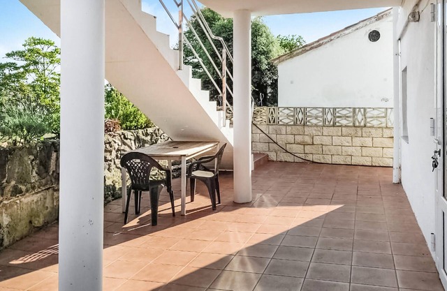 2 bedroom accommodation in Santander