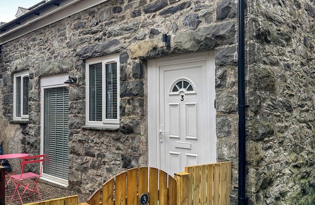 2 bedroom accommodation in Barmouth