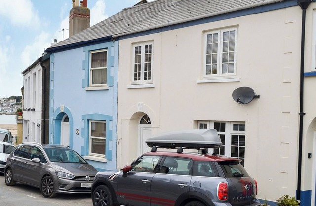 2 bedroom accommodation in Instow, near Bideford