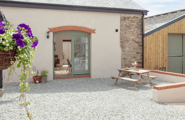 2 bedroom accommodation in Bratton Fleming, near Combe Martin