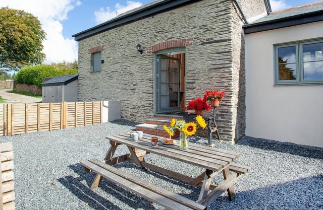 2 bedroom accommodation in Bratton Fleming, near Combe Martin