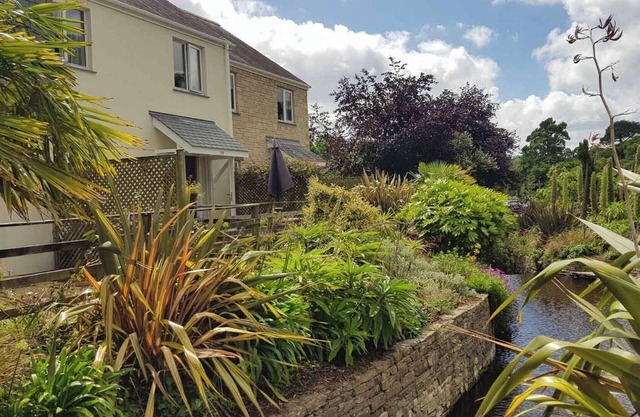 2 bedroom accommodation in Falmouth